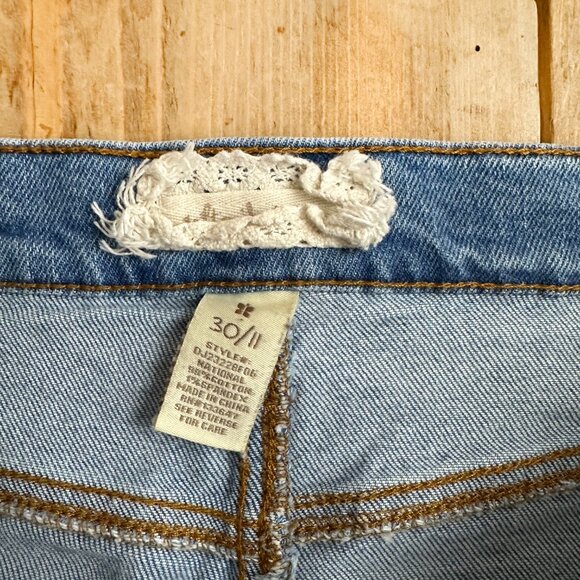Altar'd State High Rise‎ Distressed Jeans Size 30 - Picture 4 of 7